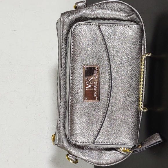 Michael Kors Convertible Crossbody/Clutch/Wristlet - Picture 6 of 8